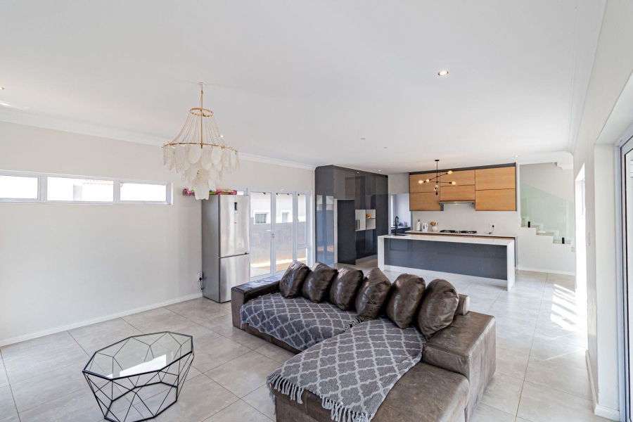 To Let 4 Bedroom Property for Rent in Cedar Creek Gauteng