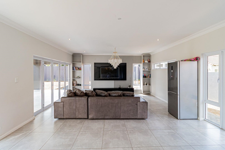 To Let 4 Bedroom Property for Rent in Cedar Creek Gauteng