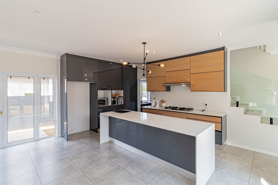 To Let 4 Bedroom Property for Rent in Cedar Creek Gauteng