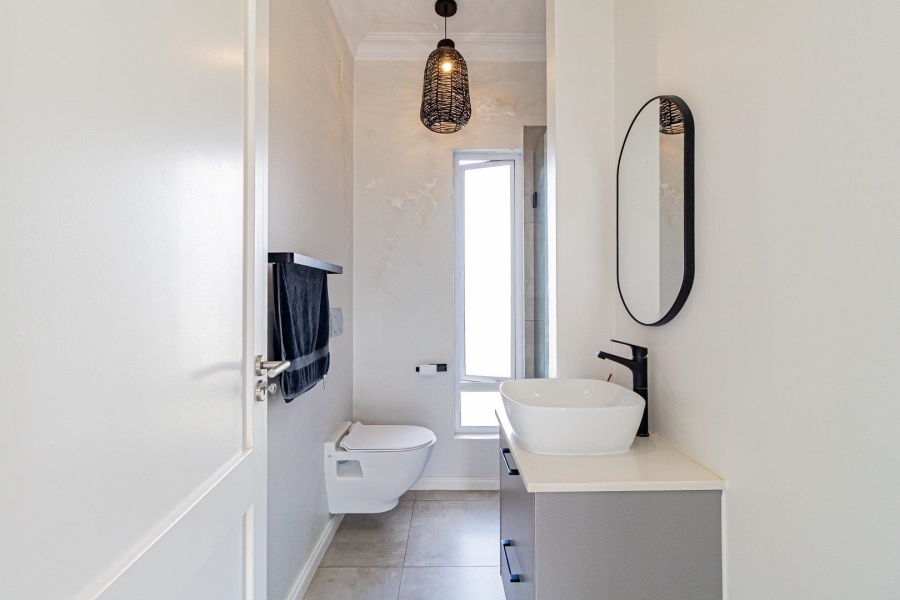 To Let 4 Bedroom Property for Rent in Cedar Creek Gauteng