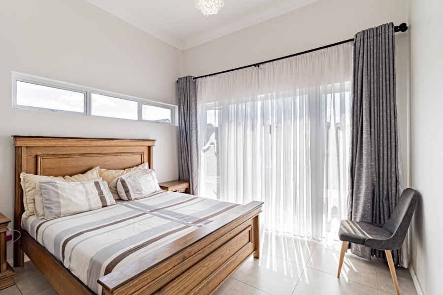 To Let 4 Bedroom Property for Rent in Cedar Creek Gauteng