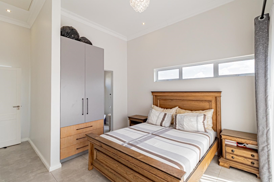 To Let 4 Bedroom Property for Rent in Cedar Creek Gauteng