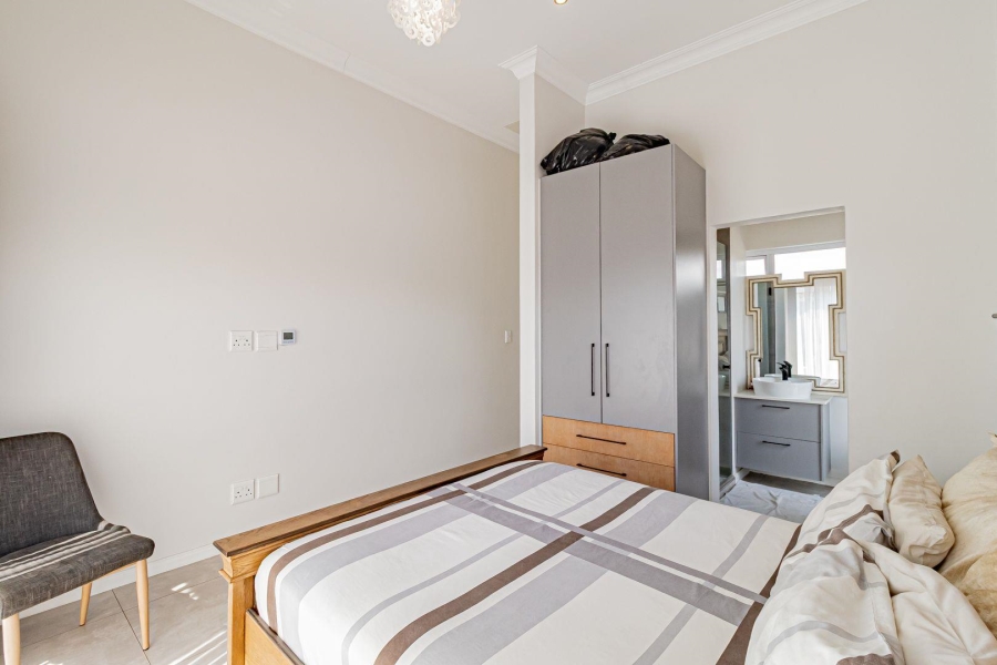 To Let 4 Bedroom Property for Rent in Cedar Creek Gauteng