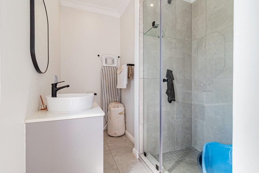 To Let 4 Bedroom Property for Rent in Cedar Creek Gauteng