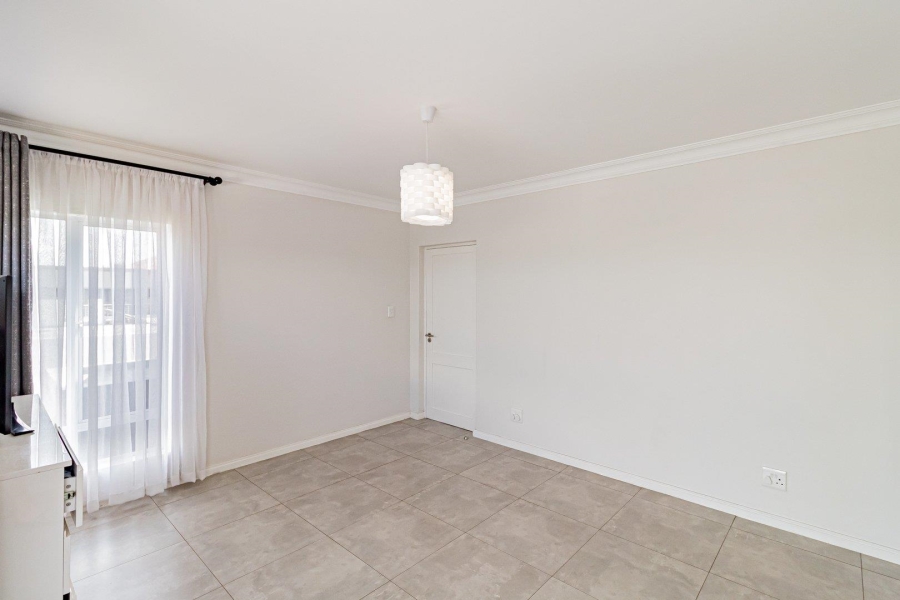 To Let 4 Bedroom Property for Rent in Cedar Creek Gauteng