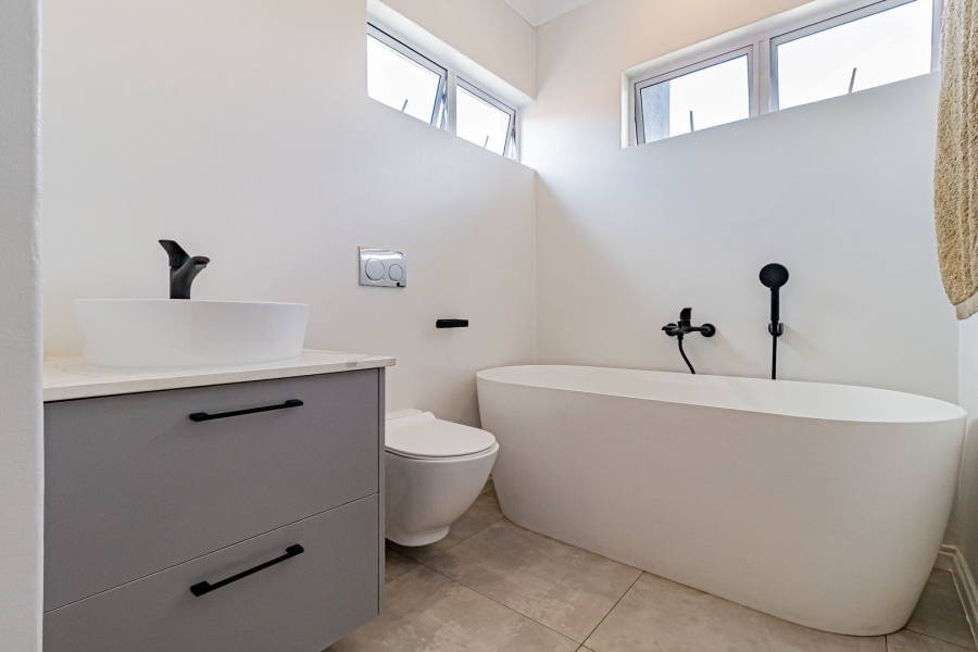 To Let 4 Bedroom Property for Rent in Cedar Creek Gauteng