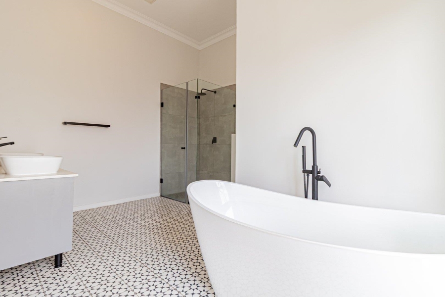 To Let 4 Bedroom Property for Rent in Cedar Creek Gauteng