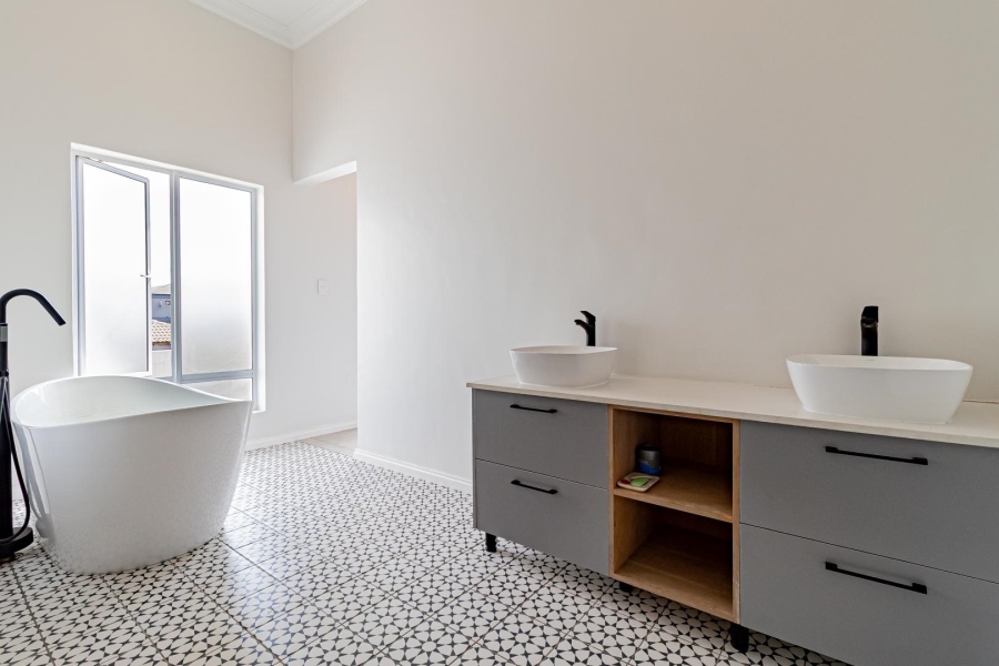 To Let 4 Bedroom Property for Rent in Cedar Creek Gauteng