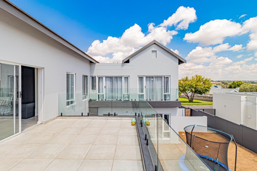 To Let 4 Bedroom Property for Rent in Cedar Creek Gauteng