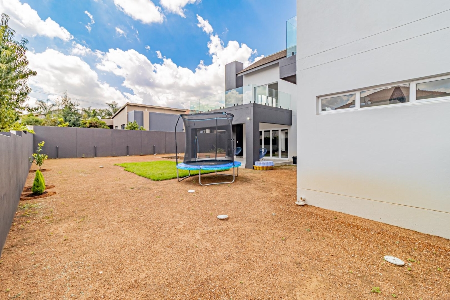 To Let 4 Bedroom Property for Rent in Cedar Creek Gauteng