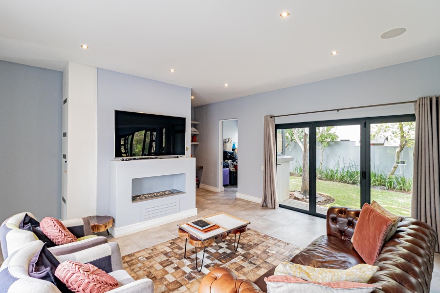 To Let 4 Bedroom Property for Rent in Helderfontein Estate Gauteng