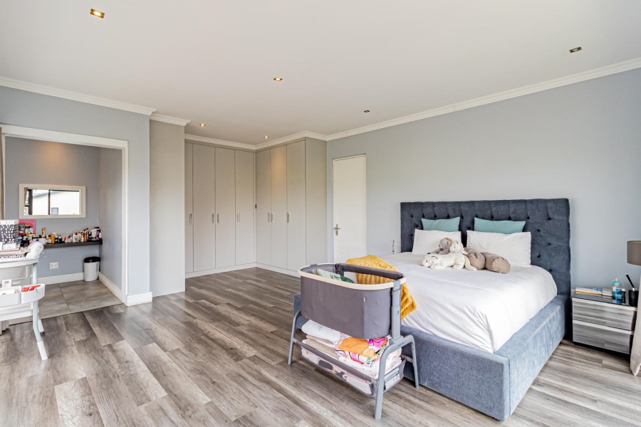 To Let 4 Bedroom Property for Rent in Helderfontein Estate Gauteng