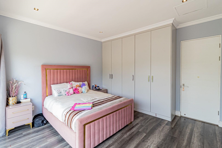 To Let 4 Bedroom Property for Rent in Helderfontein Estate Gauteng