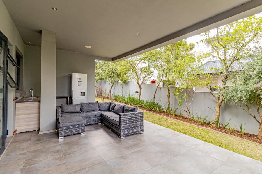 To Let 4 Bedroom Property for Rent in Helderfontein Estate Gauteng