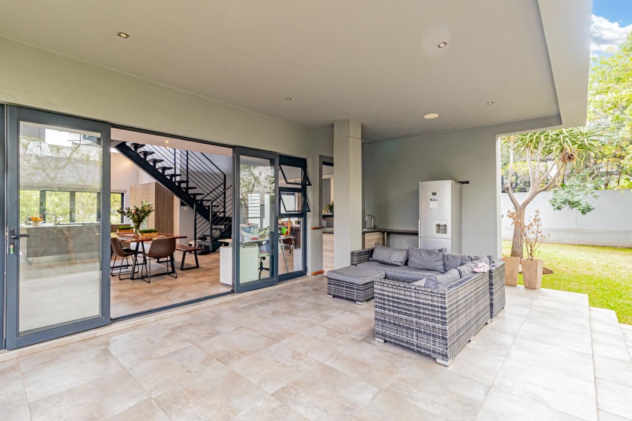 To Let 4 Bedroom Property for Rent in Helderfontein Estate Gauteng