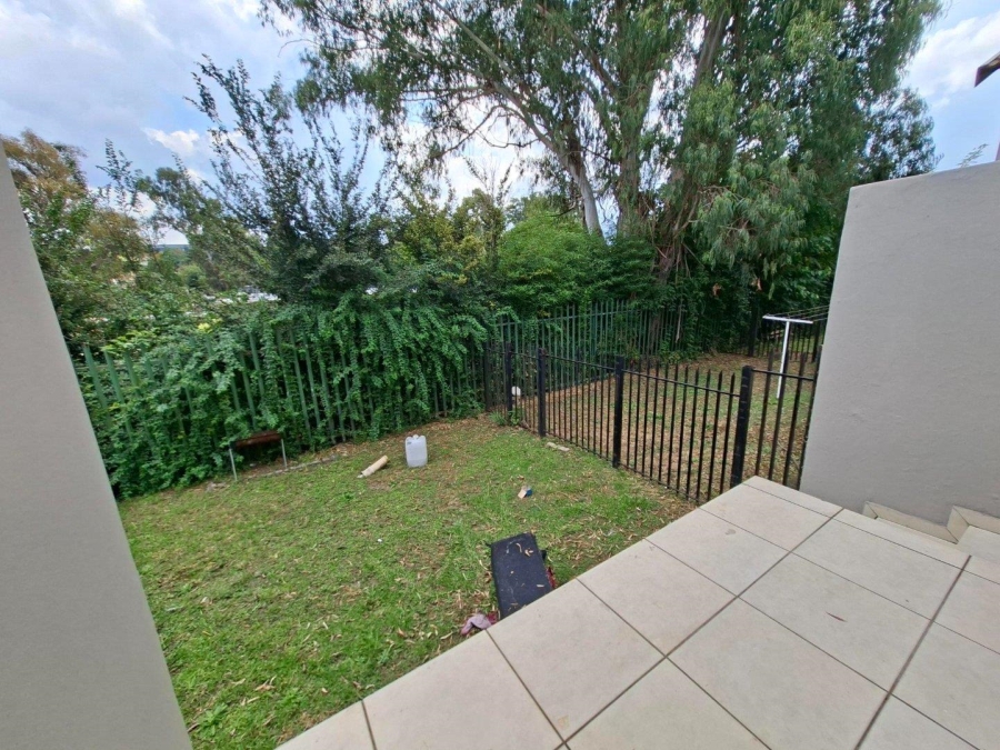 To Let 2 Bedroom Property for Rent in Buccleuch Gauteng