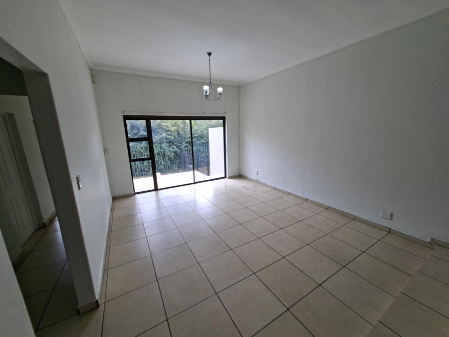 To Let 2 Bedroom Property for Rent in Buccleuch Gauteng