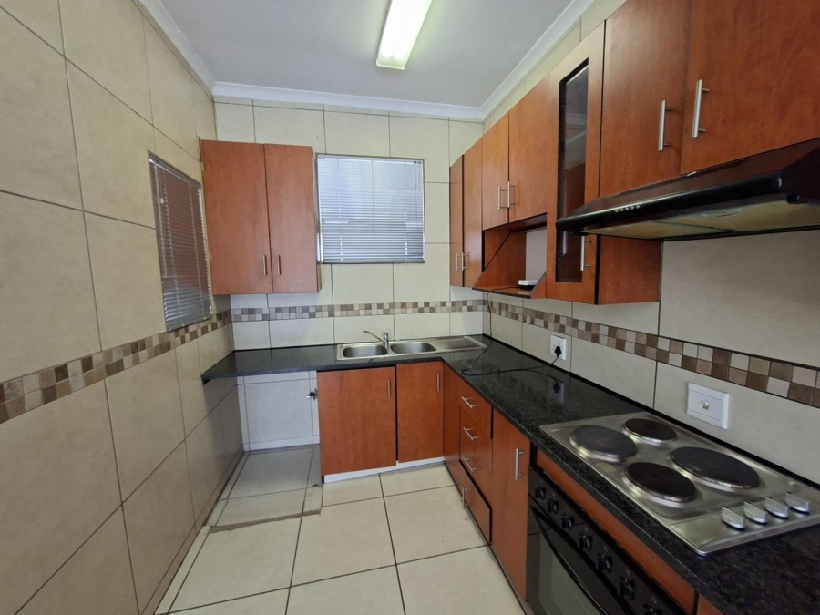 To Let 2 Bedroom Property for Rent in Buccleuch Gauteng