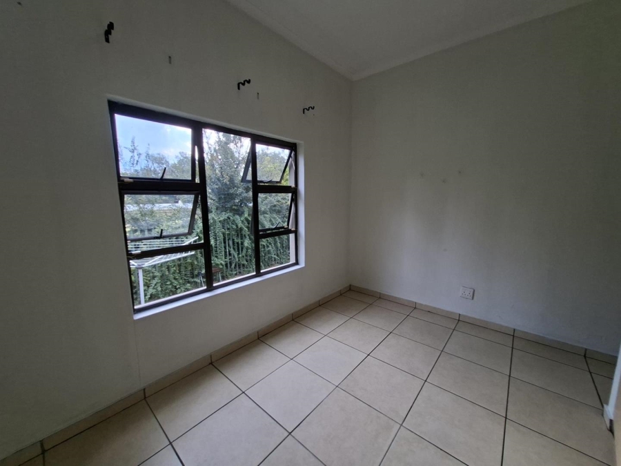 To Let 2 Bedroom Property for Rent in Buccleuch Gauteng