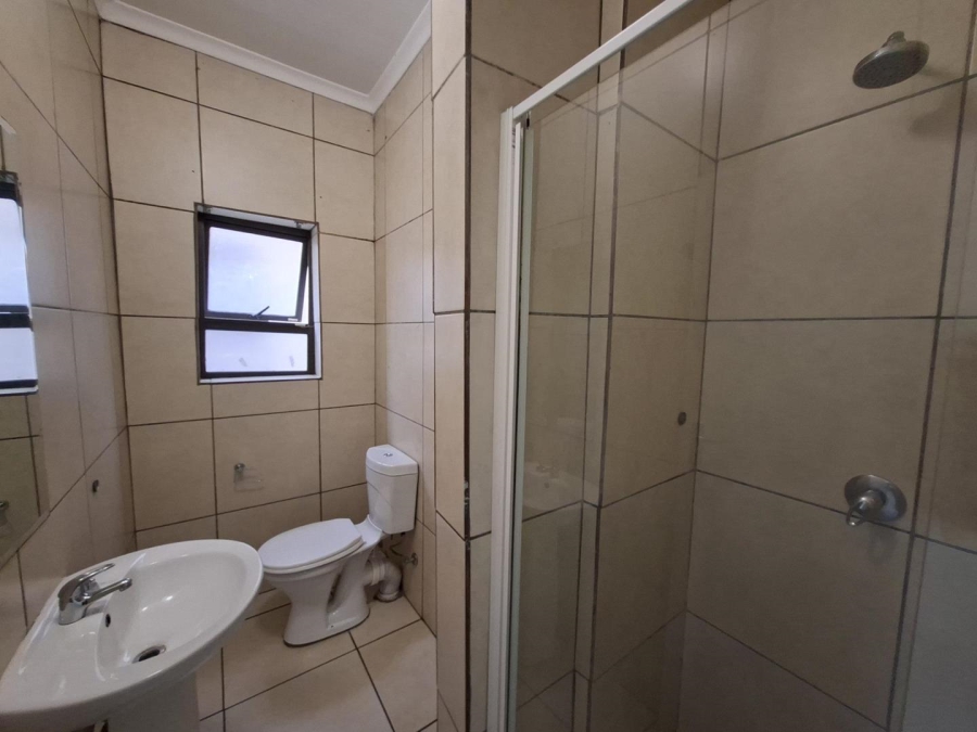 To Let 2 Bedroom Property for Rent in Buccleuch Gauteng