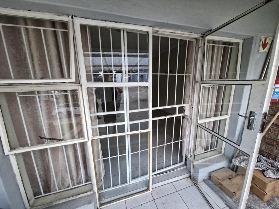 To Let 2 Bedroom Property for Rent in Buccleuch Gauteng