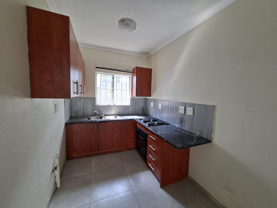 To Let 2 Bedroom Property for Rent in Buccleuch Gauteng
