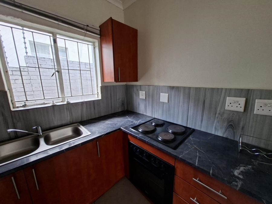 To Let 2 Bedroom Property for Rent in Buccleuch Gauteng