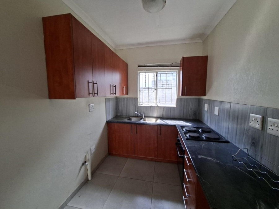 To Let 2 Bedroom Property for Rent in Buccleuch Gauteng