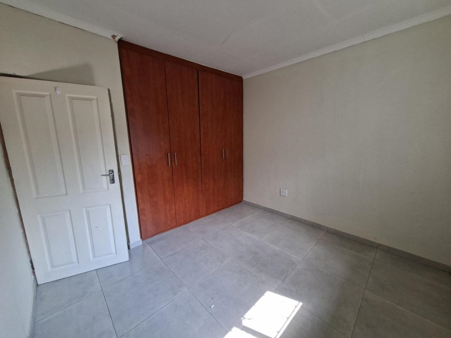 To Let 2 Bedroom Property for Rent in Buccleuch Gauteng