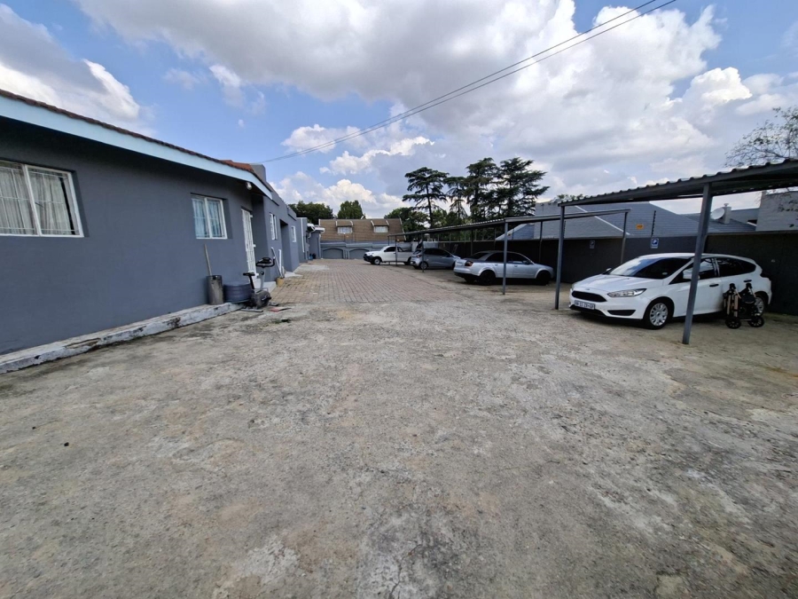 To Let 2 Bedroom Property for Rent in Buccleuch Gauteng