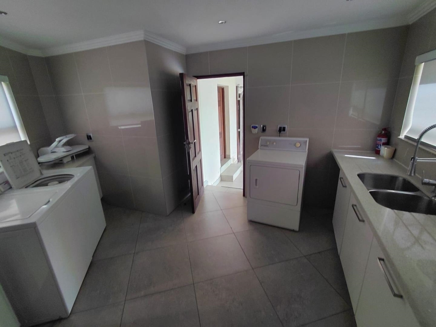 To Let 4 Bedroom Property for Rent in Roodekrans Gauteng