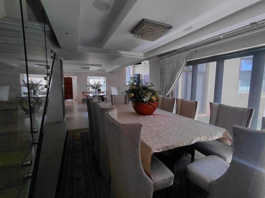 To Let 4 Bedroom Property for Rent in Roodekrans Gauteng