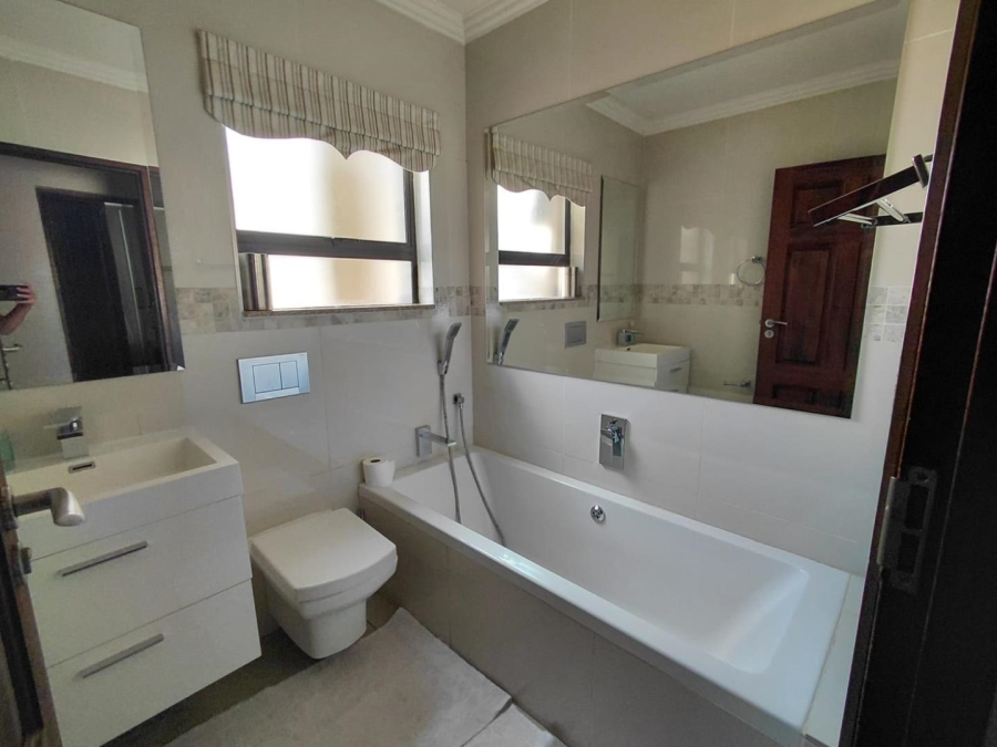 To Let 4 Bedroom Property for Rent in Roodekrans Gauteng
