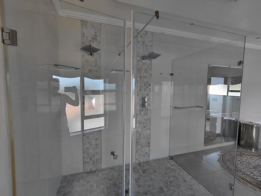 To Let 4 Bedroom Property for Rent in Roodekrans Gauteng