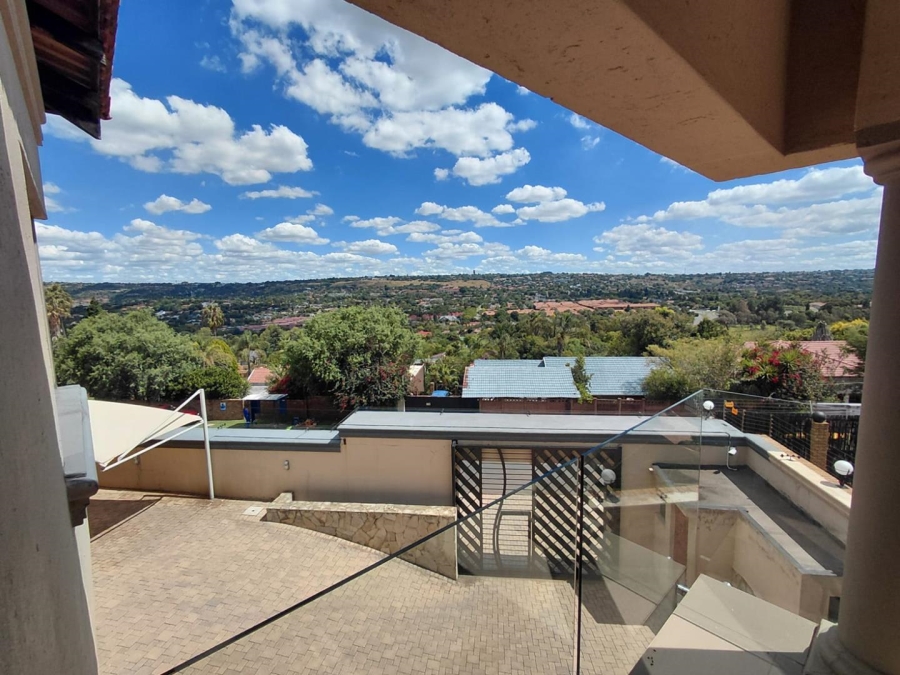 To Let 4 Bedroom Property for Rent in Roodekrans Gauteng