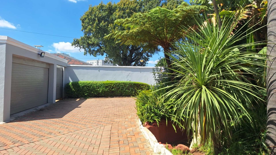5 Bedroom Property for Sale in Florida Gauteng