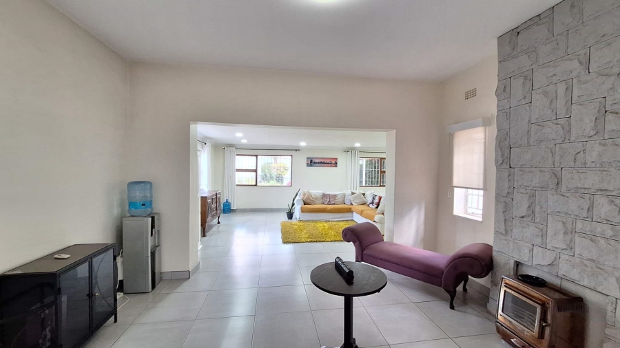 5 Bedroom Property for Sale in Florida Gauteng