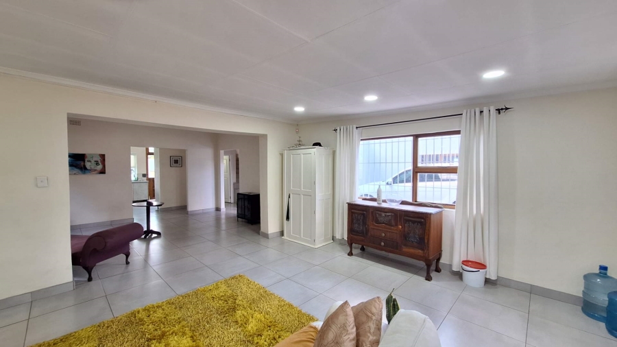 5 Bedroom Property for Sale in Florida Gauteng