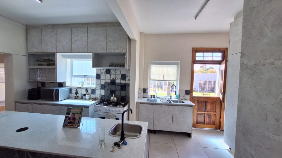 5 Bedroom Property for Sale in Florida Gauteng