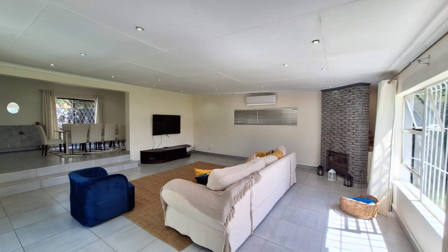 5 Bedroom Property for Sale in Florida Gauteng