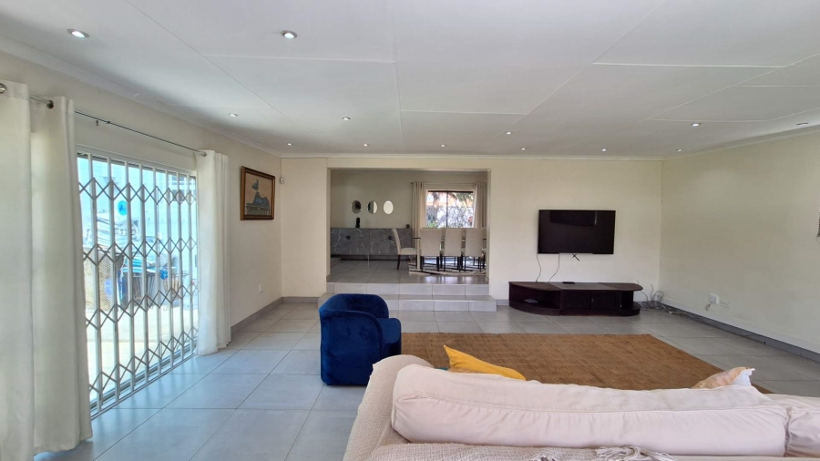 5 Bedroom Property for Sale in Florida Gauteng