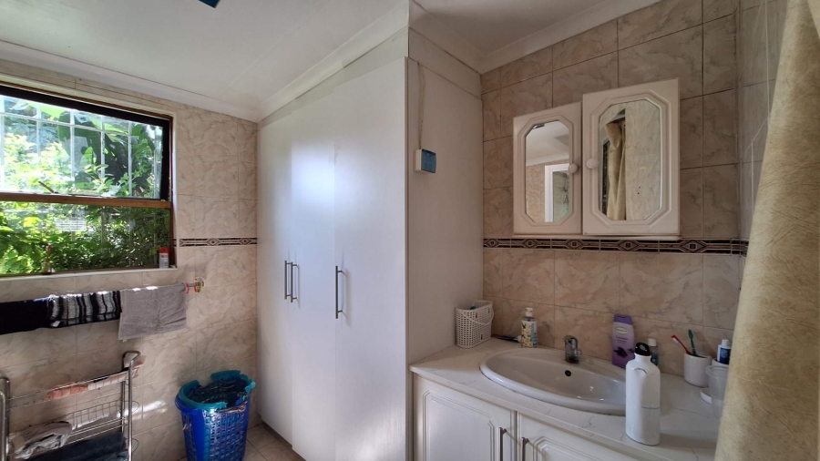 5 Bedroom Property for Sale in Florida Gauteng