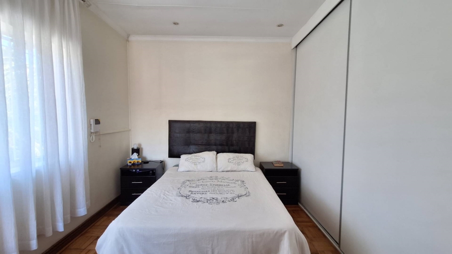 5 Bedroom Property for Sale in Florida Gauteng