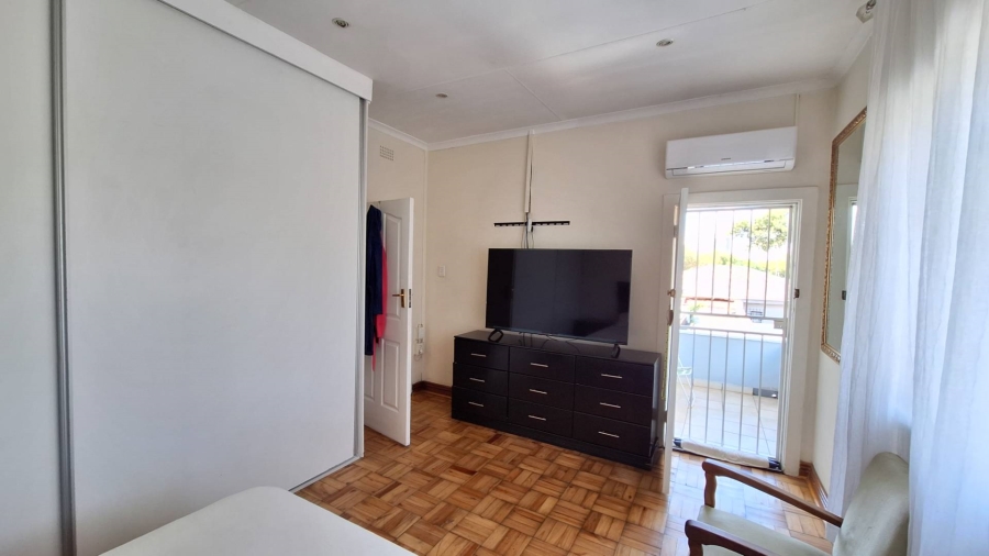 5 Bedroom Property for Sale in Florida Gauteng