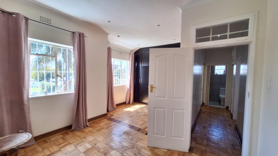 5 Bedroom Property for Sale in Florida Gauteng