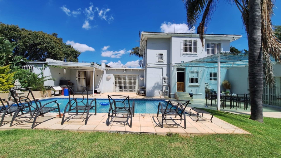 5 Bedroom Property for Sale in Florida Gauteng