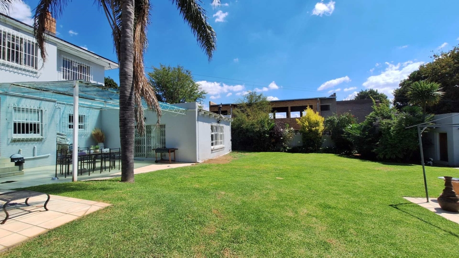 5 Bedroom Property for Sale in Florida Gauteng