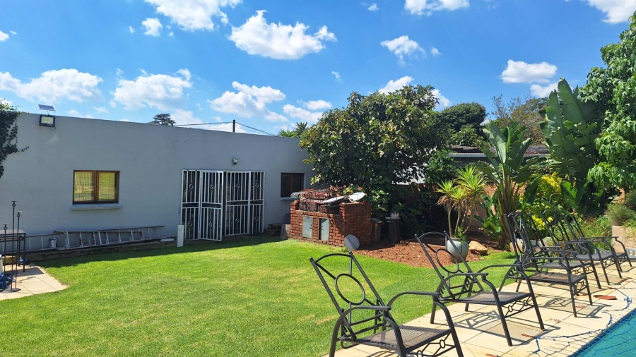 5 Bedroom Property for Sale in Florida Gauteng