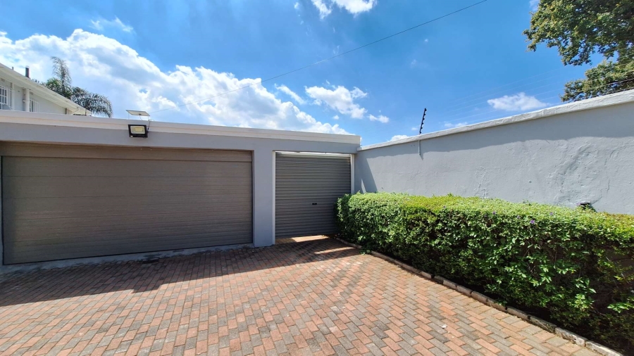 5 Bedroom Property for Sale in Florida Gauteng