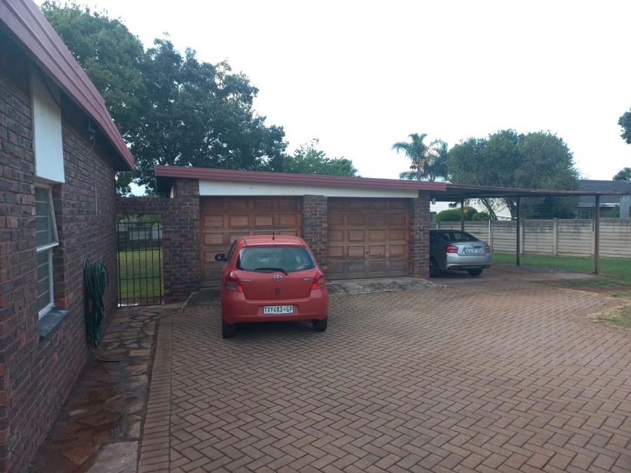 5 Bedroom Property for Sale in Lyttelton Manor Gauteng